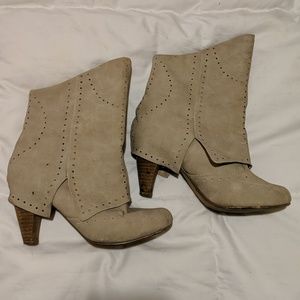 Tan/cream suede heels